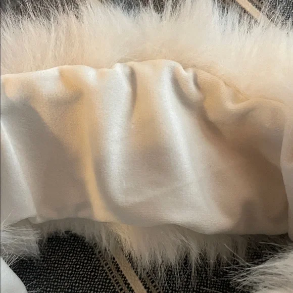 White Faux hat - Picture 3 of 5